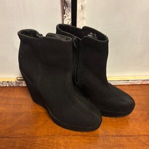 Forever 21 Brown Textile Wedge Ankle Boots 4-1/2” heel Size 6.5